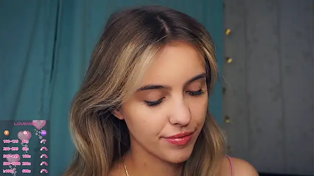 FannyHewson online show from October 2025 07:41:01 PM