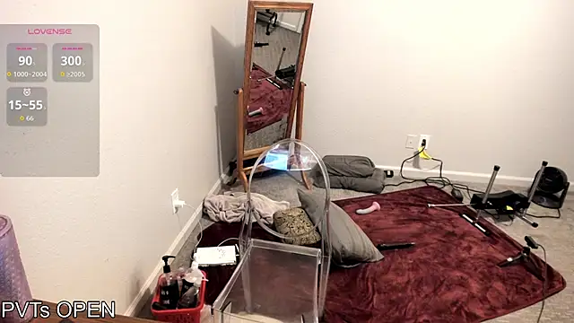 Peaches N Kreme online show from November 2025 04:40:01 AM