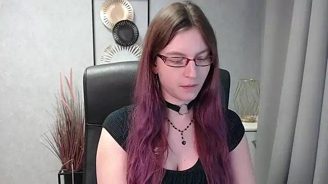 emmaxDelight online show from December 2024 01:49:02 PM