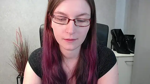 emmaxDelight online show from February 2025 01:11:02 PM