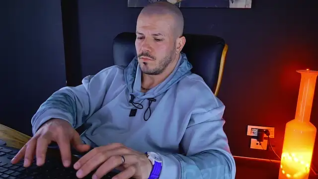 AngeloEric online show from February 2025 09:20:02 AM