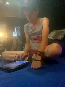 laye19 online show from October 2025 10:59:02 PM