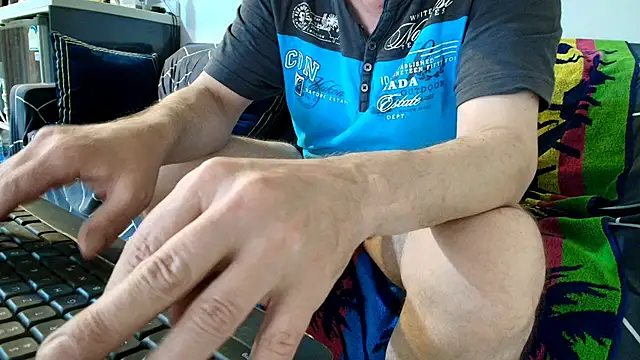 Snapshot of bi_boy_skype chatting on May 2026 05:42:02 PM bi boy skype online show from May 2026 05:42:02 PM