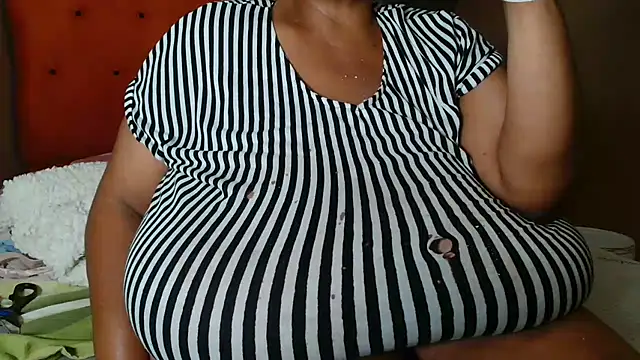 tinagiant online show from March 2026 10:03:02 PM