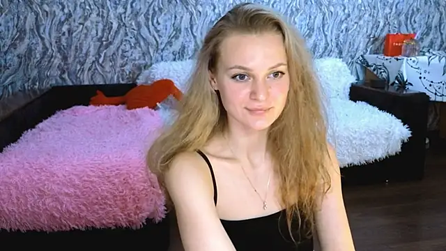 Snapshot of Elfanna chatting on October 2025 01:44:01 PM Elfanna online show from October 2025 01:44:01 PM