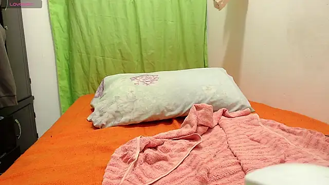 Snapshot of kimberley_123 chatting on November 2025 03:03:02 PM kimberley 123 online show from November 2025 03:03:02 PM