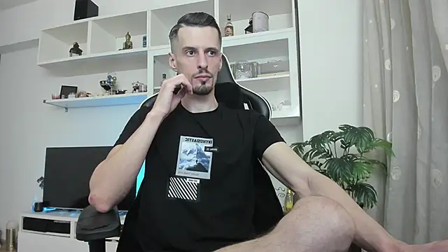 ToddClaytonn online show from May 2026 10:04:01 PM