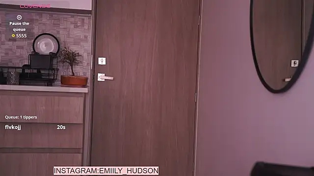 emily huddson  online show from July 2026 09:39:01 PM