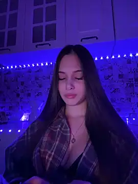 EricaWalls online show from December 2024 05:00:01 PM