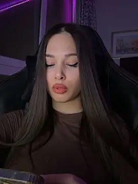 EricaWalls online show from November 2025 03:00:01 PM