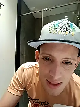 Snapshot of Duvan_Martinez23 chatting on April 2026 10:13:02 AM Duvan Martinez23 online show from April 2026 10:13:02 AM