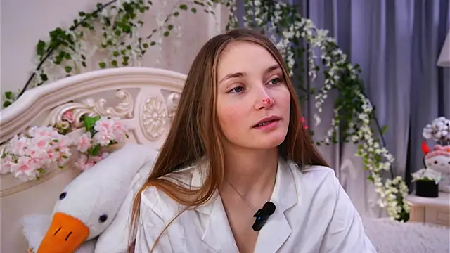 MonaEldon online show from November 2025 02:44:02 AM