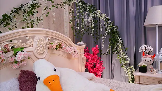 MonaEldon online show from November 2025 02:33:01 AM