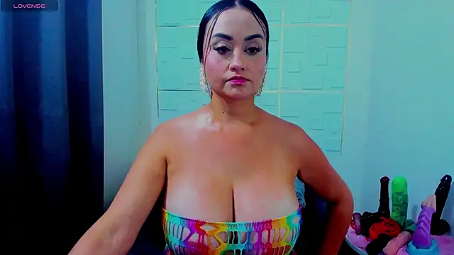 Snapshot of IsaSixty9 chatting on March 2025 12:09:02 PM IsaSixty9 online show from March 2025 12:09:02 PM