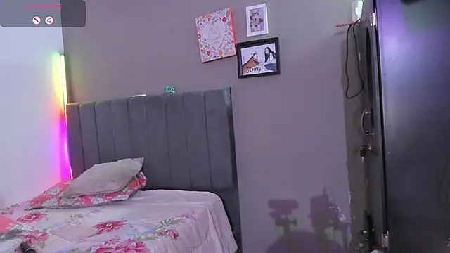 curvy jhacky online show from March 2025 12:15:01 AM