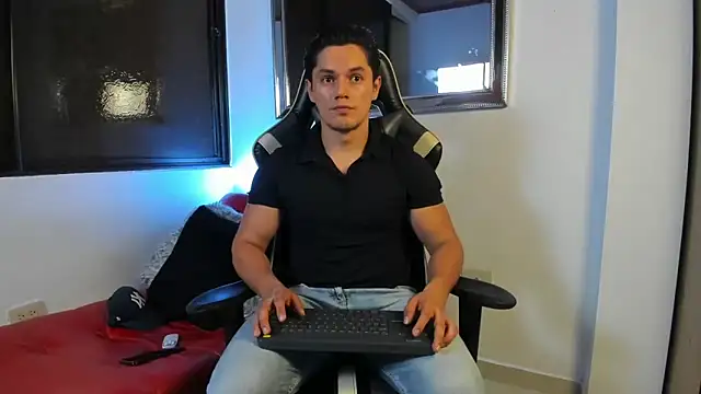 julian wallace online show from April 2026 11:40:02 PM