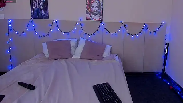 Snapshot of MuscleXXXBarbie chatting on September 2025 04:40:01 PM MuscleXXXBarbie online show from September 2025 04:40:01 PM