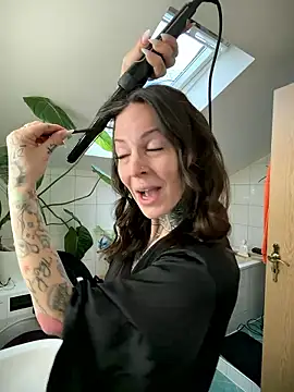 BrownieyQueen online show from January 2026 07:45:02 AM