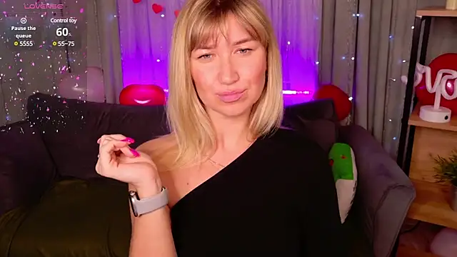 MilaBott online show from February 2025 08:11:02 PM