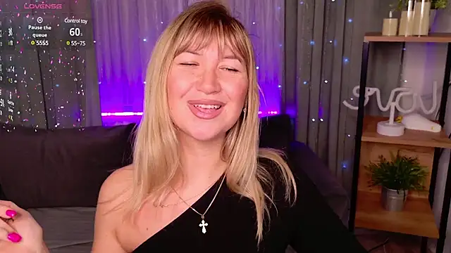 MilaBott online show from February 2025 08:25:02 PM