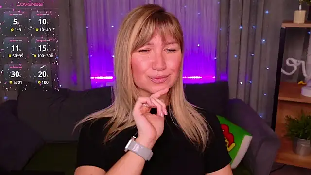 MilaBott online show from March 2025 06:41:02 PM