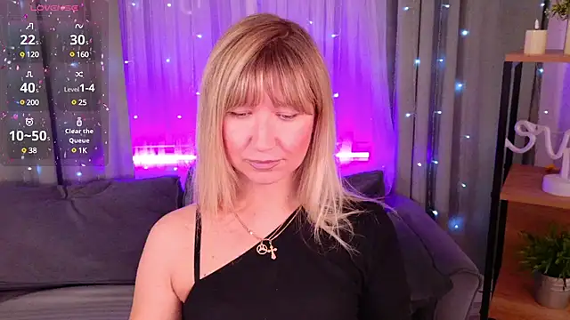 MilaBott online show from March 2025 08:32:02 PM