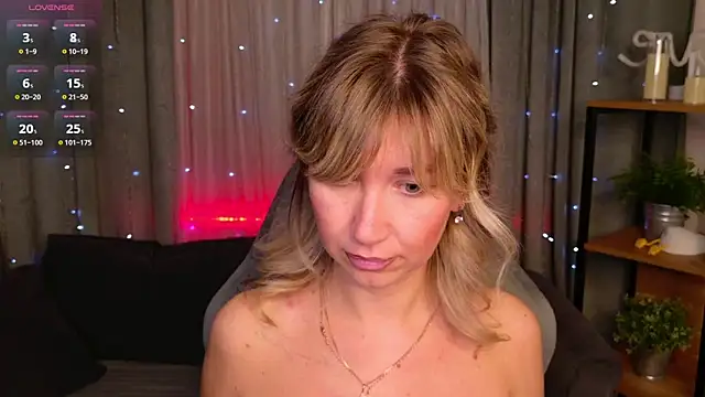 MilaBott online show from April 2026 07:45:01 PM