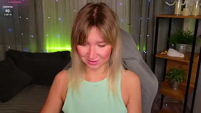 MilaBott online show from April 2026 06:46:01 PM