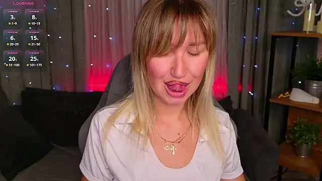 MilaBott online show from April 2026 07:20:02 PM