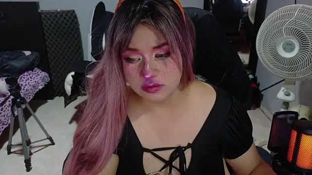 MaggaCass online show from October 2025 12:38:02 AM