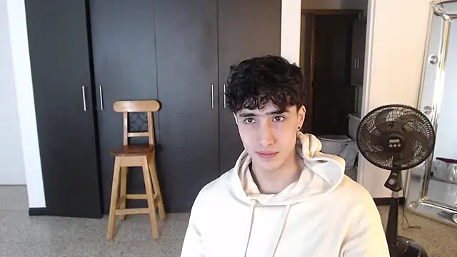 gojo satoru 18 online show from March 2025 12:01:01 PM