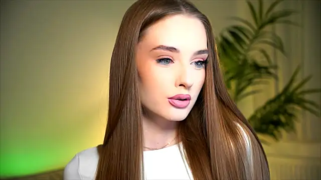 petitegonwiild online show from October 2025 07:20:01 PM