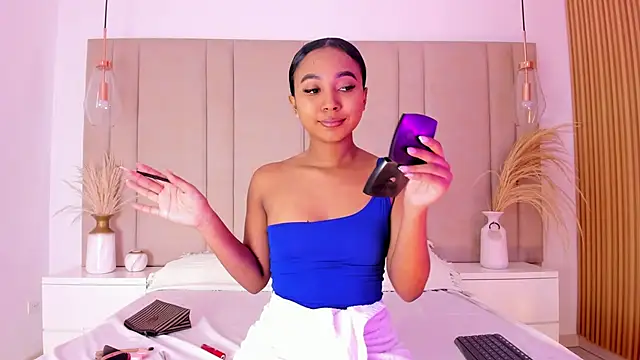 Snapshot of GabrielaLugo chatting on March 2025 11:41:01 AM GabrielaLugo online show from March 2025 11:41:01 AM