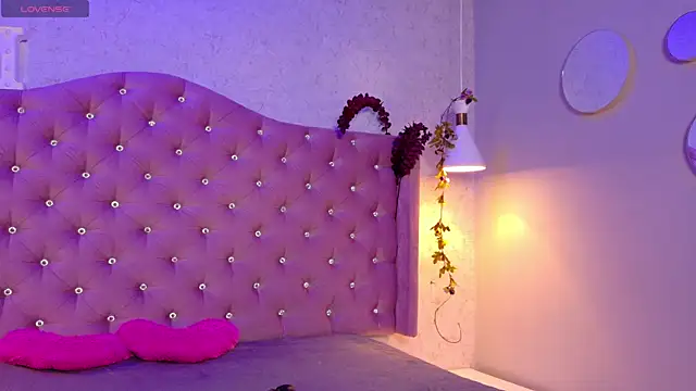 Snapshot of GabrielaLugo chatting on October 2025 02:03:02 PM GabrielaLugo online show from October 2025 02:03:02 PM