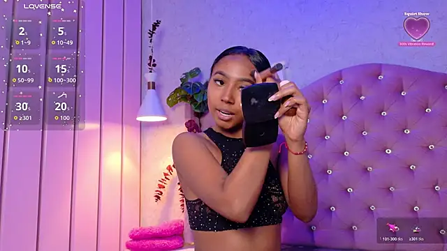 Snapshot of GabrielaLugo chatting on October 2025 12:52:02 PM GabrielaLugo online show from October 2025 12:52:02 PM