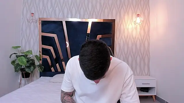 Yeiko Romero  online show from February 2025 05:21:02 PM