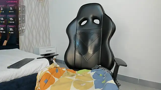 Yeiko Romero  online show from February 2025 08:25:01 PM