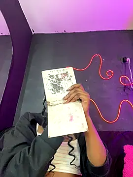 TIFFANYYSTAR online show from December 2025 04:46:02 PM