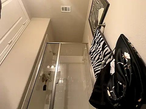 wynterheat online show from December 2025 04:00:01 PM