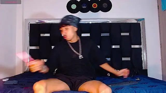 Snapshot of RyanRizzo chatting on February 2025 07:53:01 PM RyanRizzo online show from February 2025 07:53:01 PM