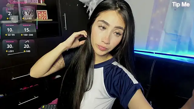 Emilytafur online show from March 2026 09:54:02 PM