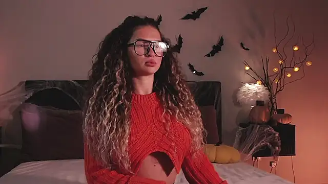 Denise Garciia online show from October 2025 12:28:02 PM