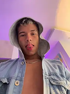 Logan smith1 online show from February 2025 10:25:01 PM