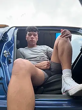 Logan smith1 online show from November 2025 05:58:02 PM