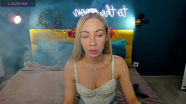 Snapshot of Diana_Garrett chatting on December 2024 09:03:01 AM Diana Garrett online show from December 2024 09:03:01 AM