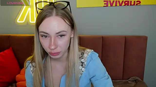 Diana Garrett online show from April 2026 02:01:01 AM