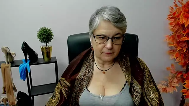 IrisDream online show from January 2025 10:48:01 AM