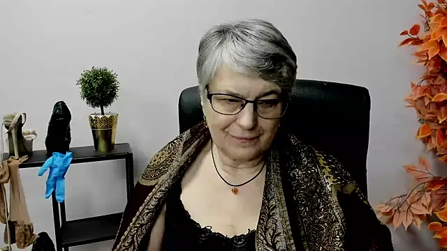 IrisDream online show from February 2025 01:16:02 PM