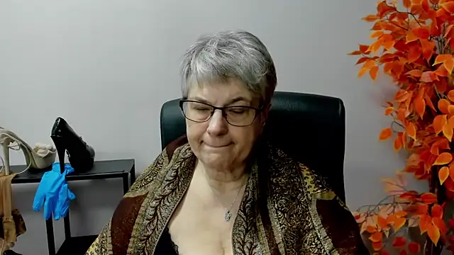 IrisDream online show from March 2025 01:24:01 PM