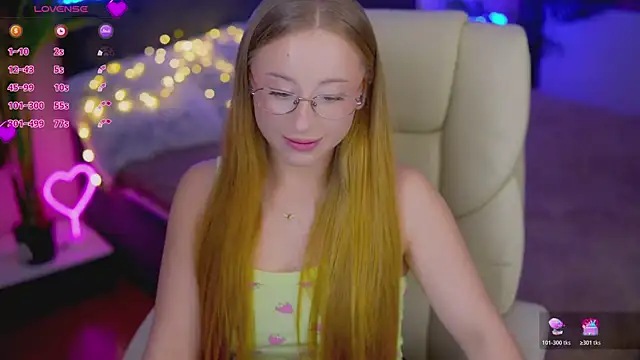 SilverrMoon online show from October 2025 07:36:02 PM